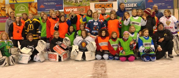 girlseishockeycamp1