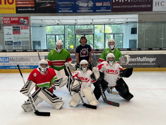 Torhüterinnen beim Camp von GirlsEishockey.de in Heilbronn