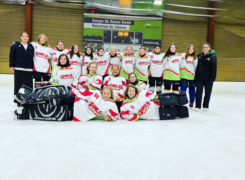 Die U14 von Girls Eishockey Weiß.